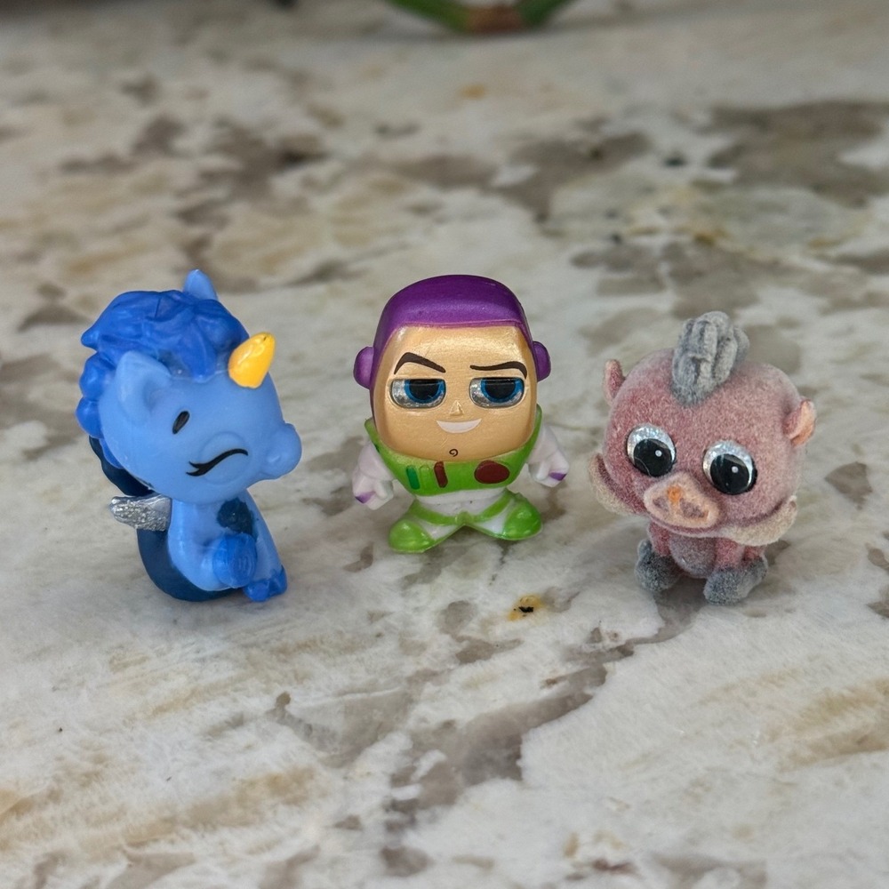 Disney Doorables Mini Figures Lot of 3 Buzz Lightyear Pua Blue Animal Toy